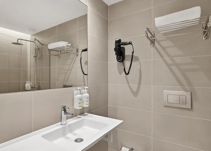 酒店 B&B Hotel Viana Do Castelo 3*